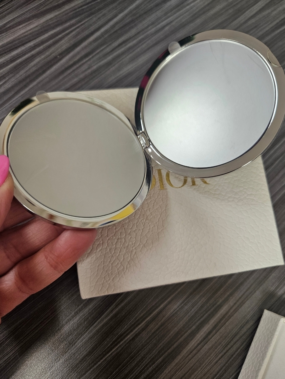 NIB Dior Beauty White and Pink Toile Round Compact Dual Sided Mirror - Picture 5 of 6